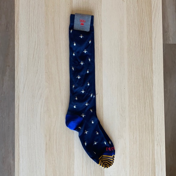 Red Socks - Picture 1 of 6